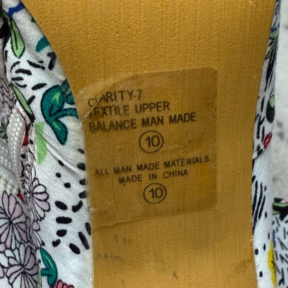 CHASE + CHLOE Clarity Floral Clear Lucite Heel Booties - Picture 7 of 9